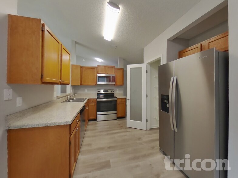 Building Photo - 8256 Creek Hollow Ct