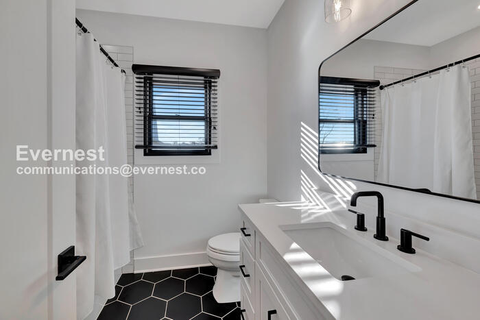 Building Photo - 1258 1st Ave S