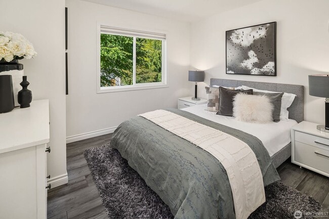 Building Photo - 3Bd/1.75Ba Seattle House