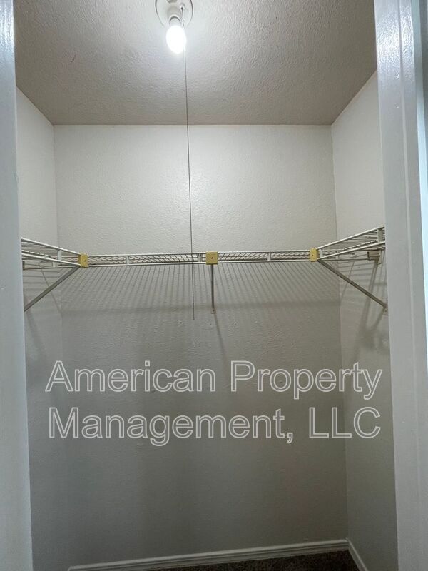 Building Photo - 13140 E 44th St