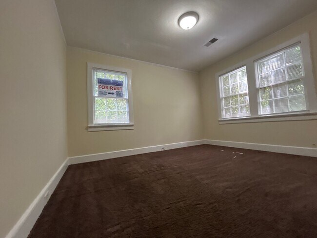 Building Photo - 1401 Kinderway &amp; 4300-4302 Wentworth -...