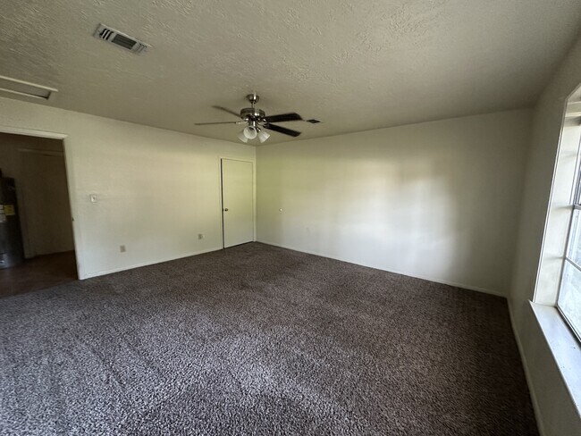Building Photo - 124 Seaman Dr