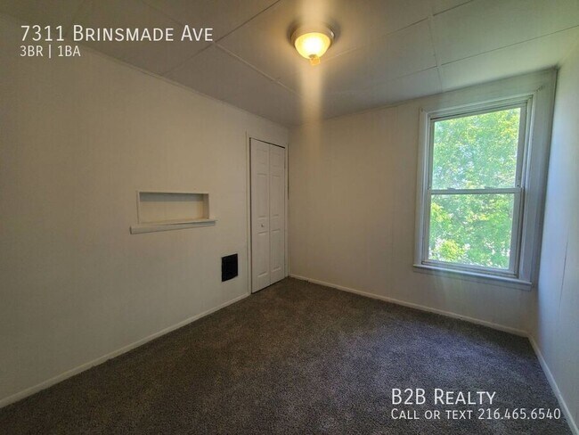 Building Photo - 7311 Brinsmade Ave