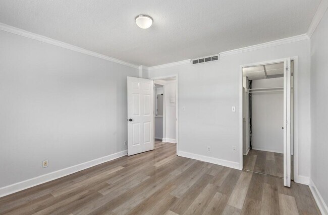 Building Photo - 2285 Peachtree Rd NE