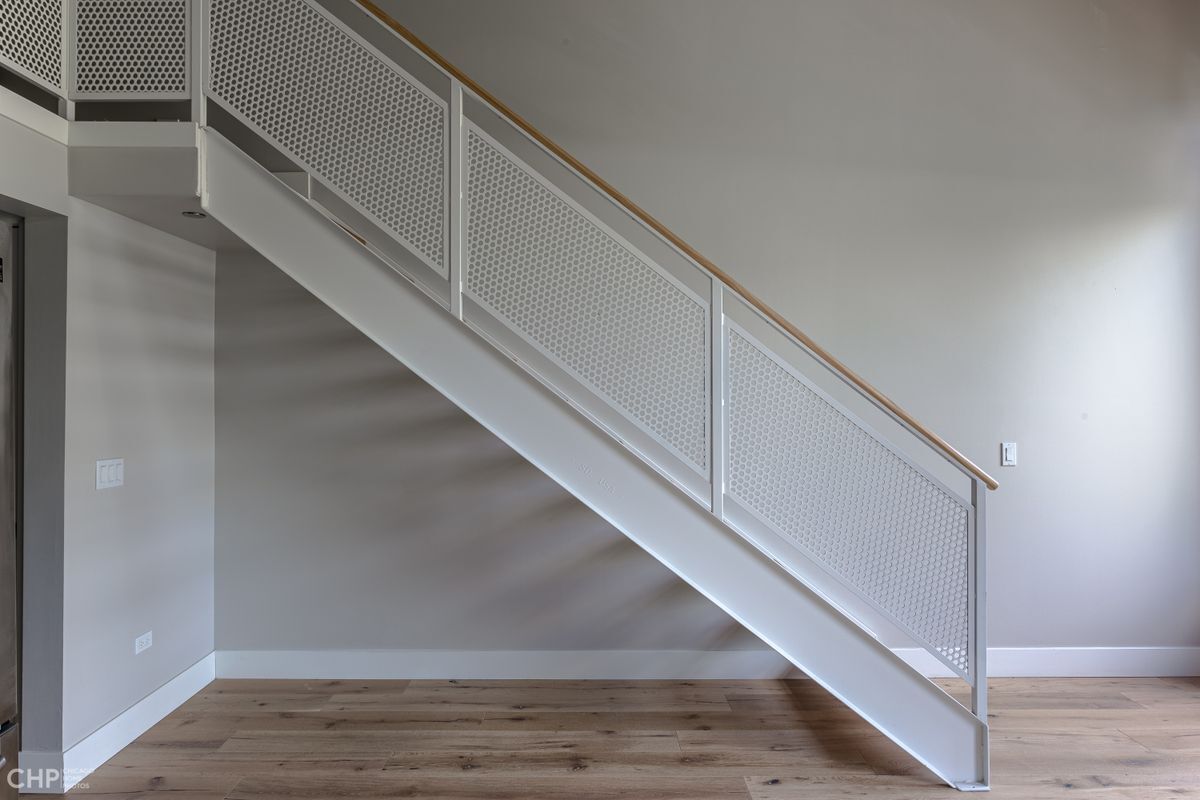 Building Photo - 729 N Sangamon St