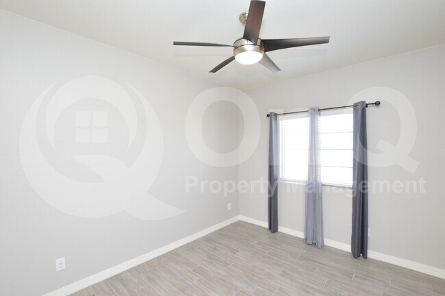 Building Photo - 367 E Kona Dr