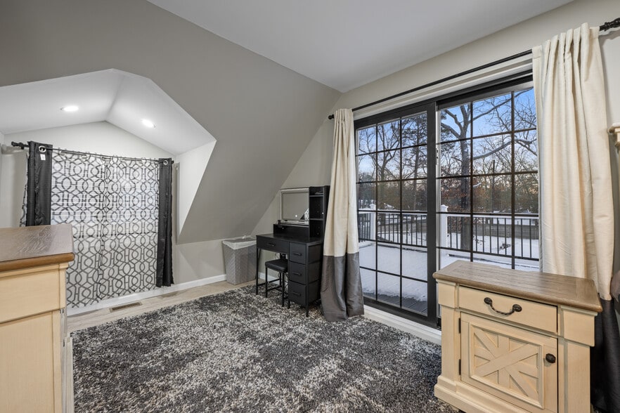 Building Photo - 207 Woodlawn Ave