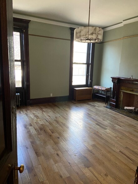 Building Photo - 308 Lewis Ave