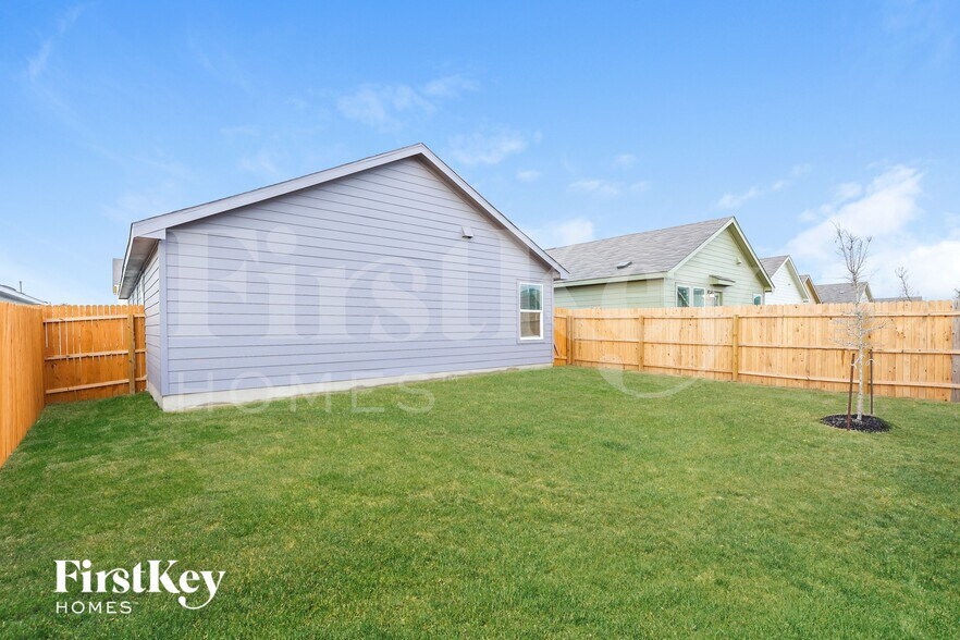 Building Photo - 10606 Varmus Dr