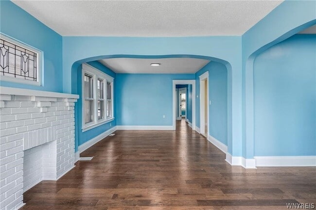 Building Photo - 266 Lasalle Ave