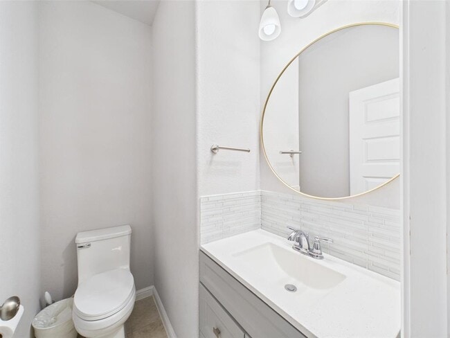Building Photo - 3830 Fleetwood Falls Ln
