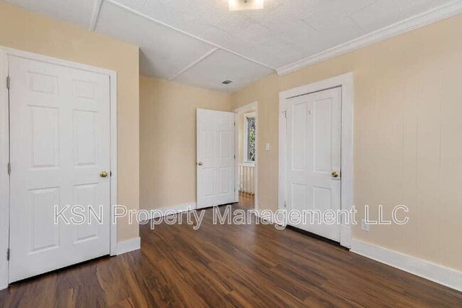 Building Photo - 1921 Reynolds St