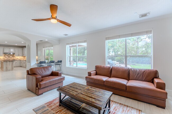 Building Photo - 7 Stickley Ct