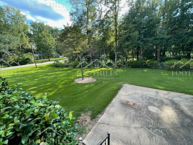 Building Photo - Your Next Home Awaits – 4 Bedrooms, 2.5 Ba...