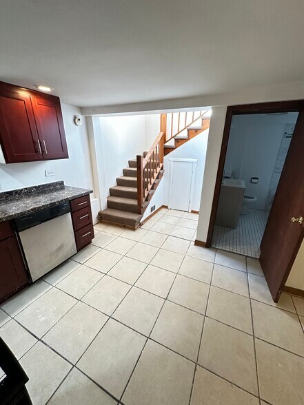 Building Photo - 2908 N Spaulding Ave