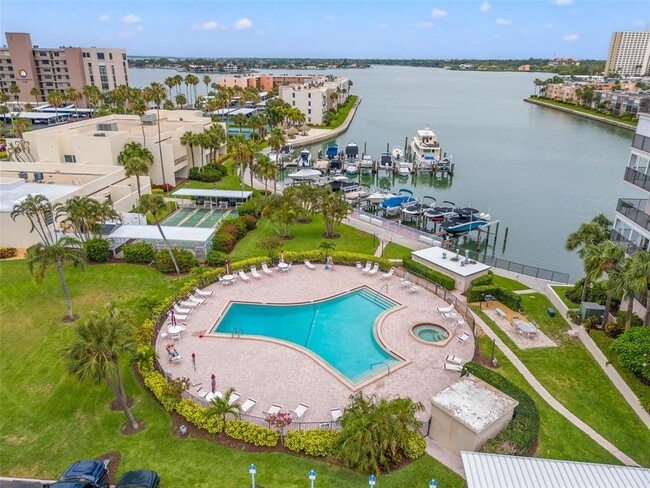Building Photo - 7540 Bay Island Dr S