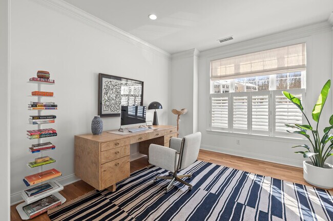 Building Photo - 35 Moorland Dr