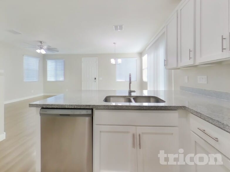 Building Photo - 2929 N 28th St