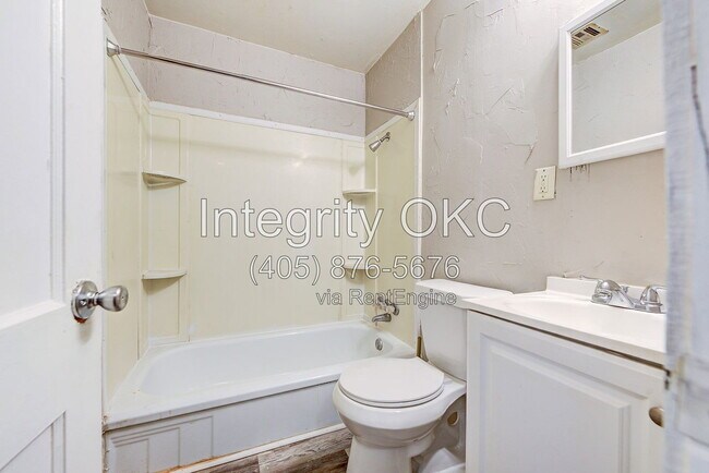 Building Photo - 416 Reed Pl