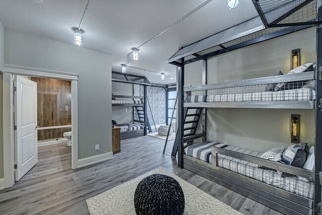 Building Photo - 136 Bridlewood Dr