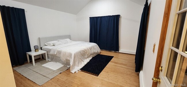 Building Photo - 150 E Walnut St