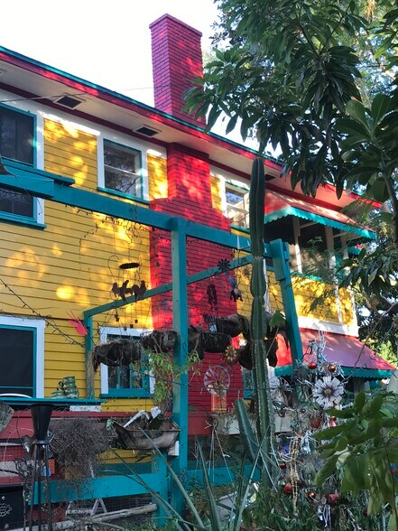 Building Photo - 2100 W Dekle Ave