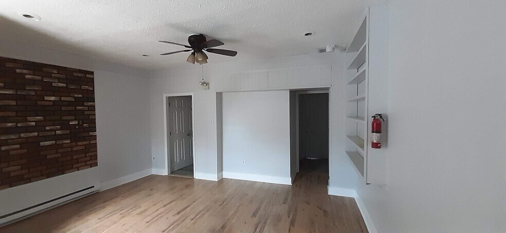 Building Photo - 7153 Torresdale Ave