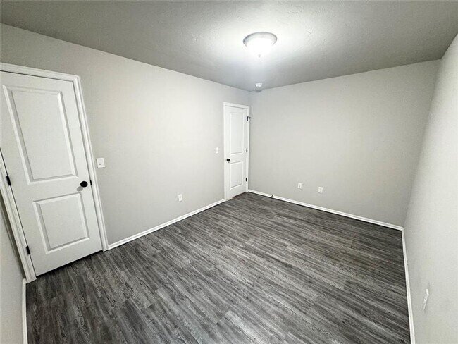 Building Photo - 11504 SW 8th Cir