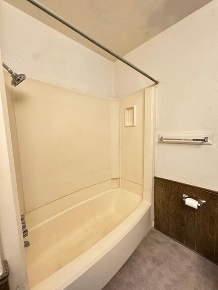 Building Photo - 4244 Wembleton Cir