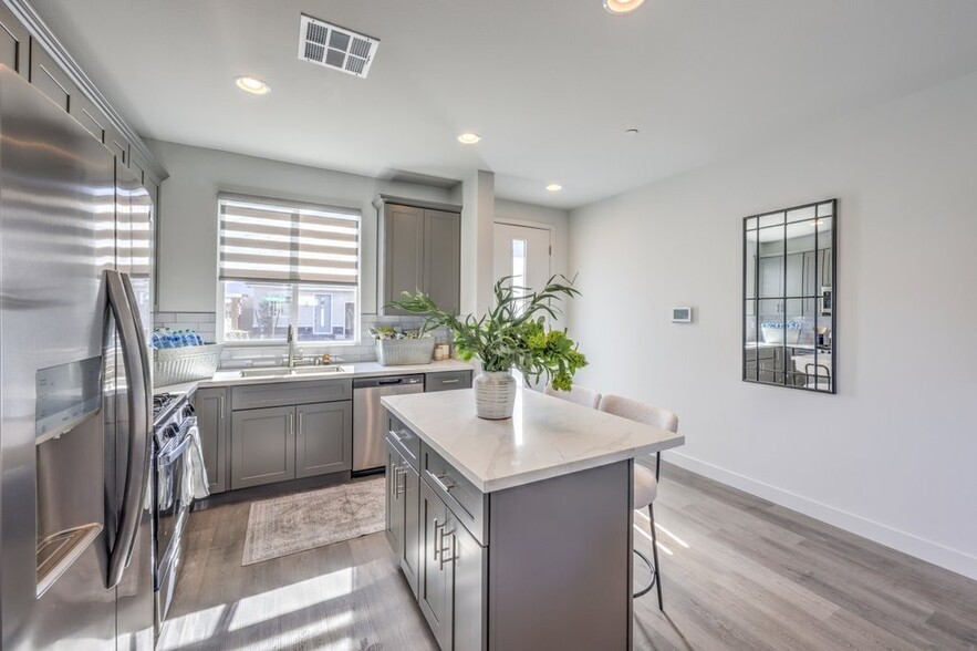 Building Photo - Serenity Townhomes