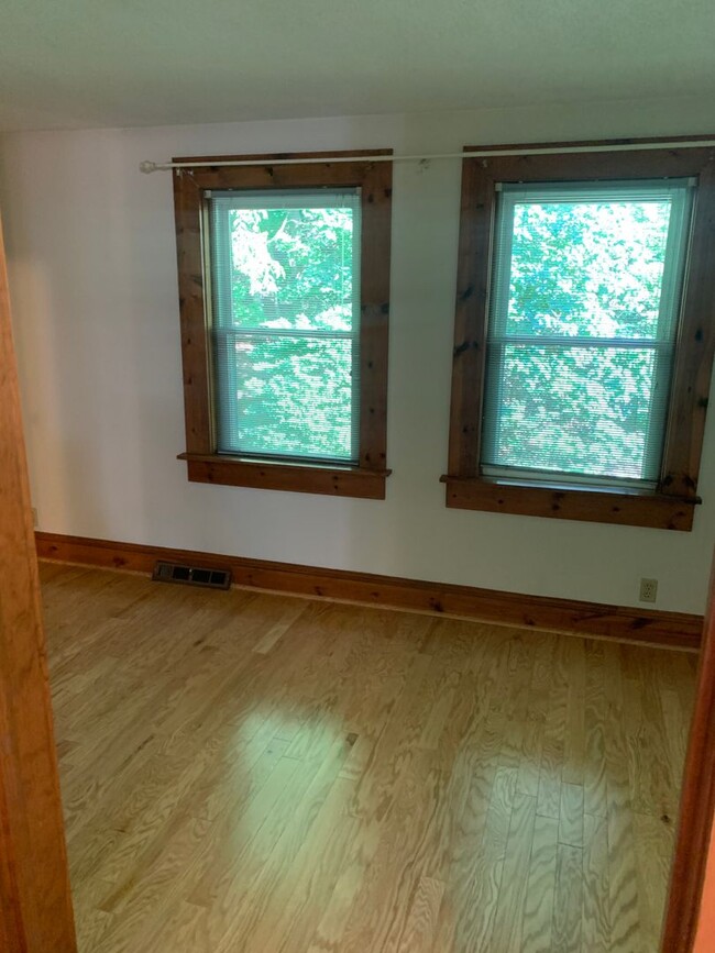 Building Photo - The Bigelow Brook Condo
