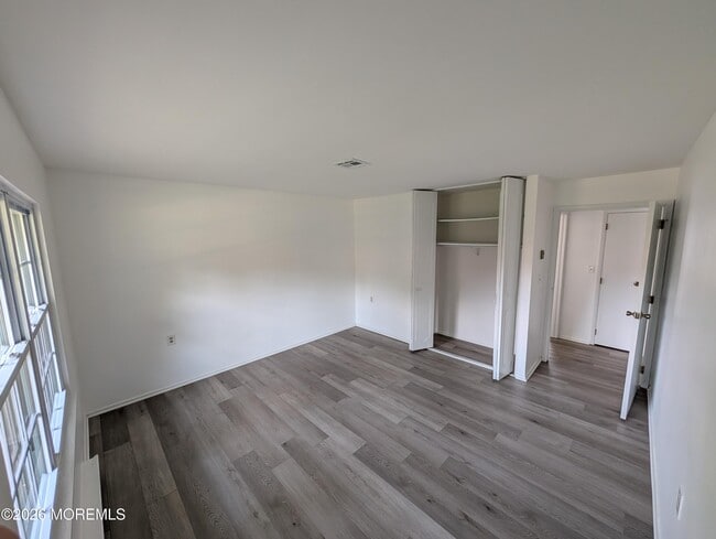 Building Photo - 1042 Aberdeen Dr