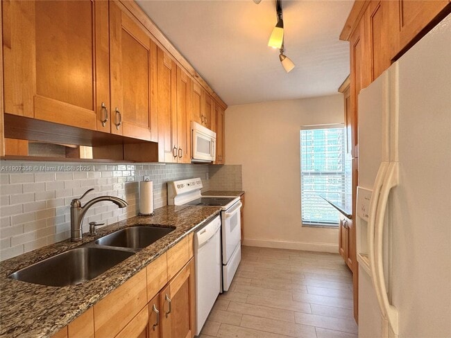 Building Photo - 1300 Alton Rd