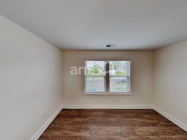 Building Photo - 1100 Amberly Wy