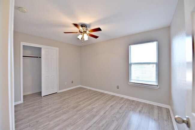 Building Photo - 2806 Stirrup Cove