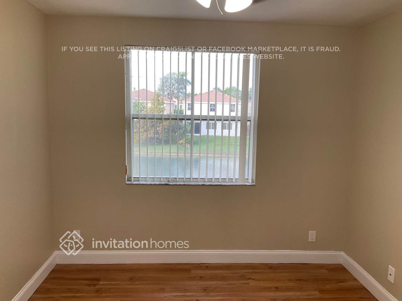 Building Photo - 7449 Santa Monica Dr