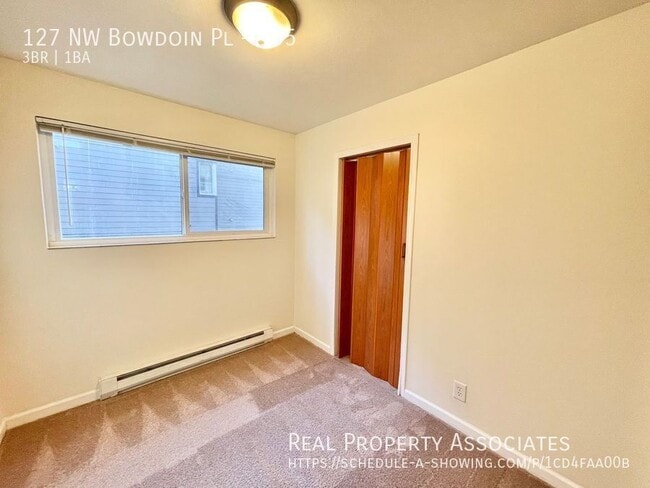 Building Photo - 127 NW Bowdoin Pl