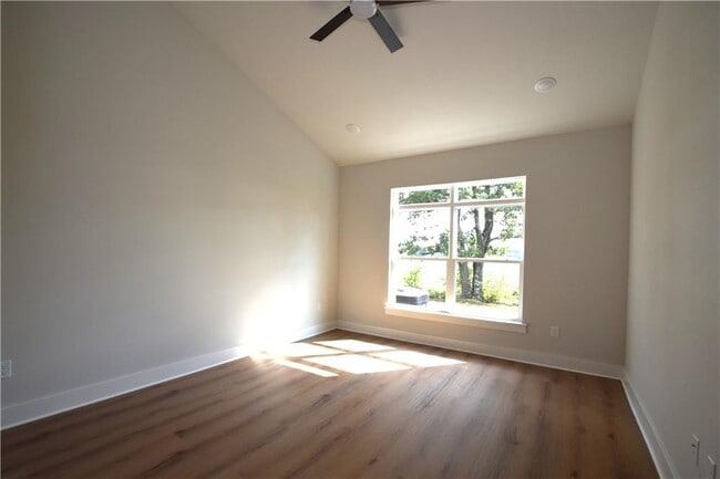 Building Photo - 1831 Lapis Ave