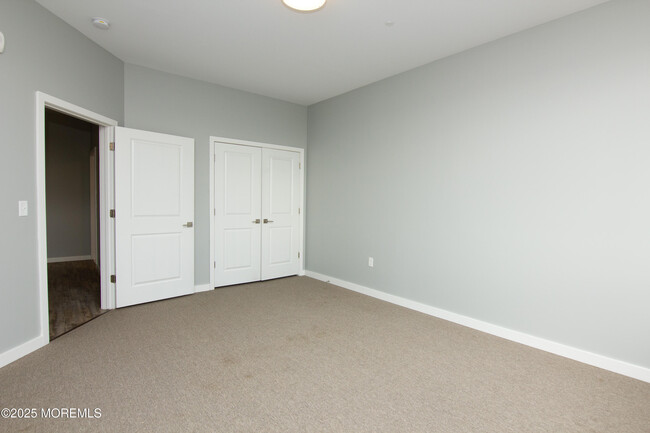 Building Photo - 1075 Stephenson Ave