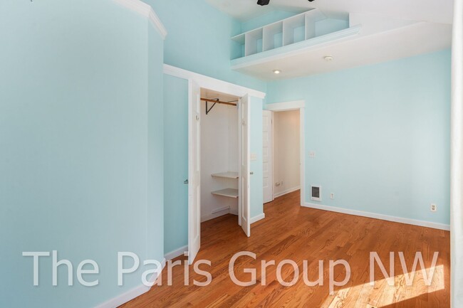 Building Photo - Adorable 3br, 2ba West Seattle Remodel * B...