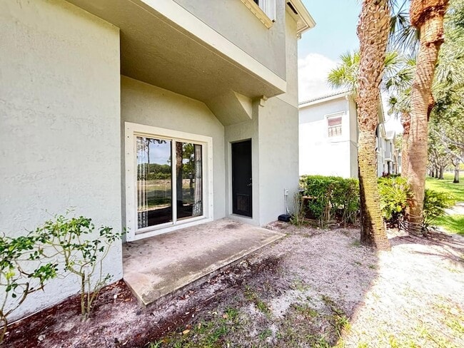 Building Photo - 3080 Grandiflora Dr