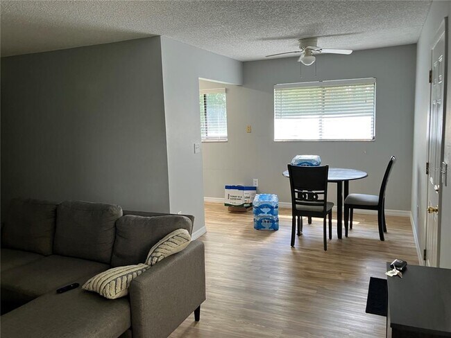 Building Photo - 11703 Raintree Village Blvd