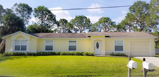 Primary Photo - Charming 3 bed 2 bath house in Palm Bay