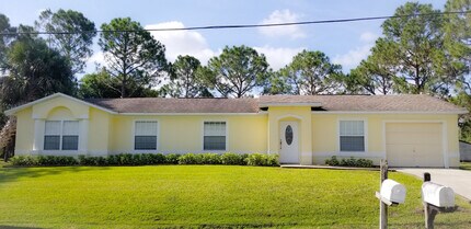 Building Photo - Charming 3 bed 2 bath house in Palm Bay