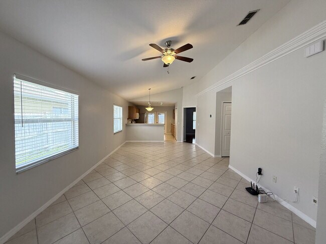 Building Photo - 1084 Amanda Kay Cir
