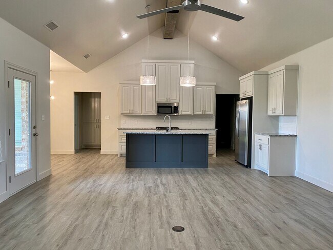 Building Photo - Beautiful Home in Cooper ISD
