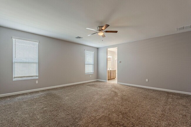 Building Photo - Spacious New-Build Family Home!