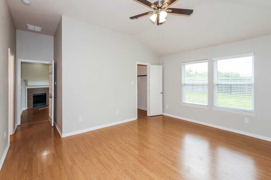 Building Photo - 13910 Maleewan Ln