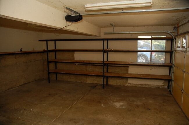 Building Photo - 10375 Spunn Rd