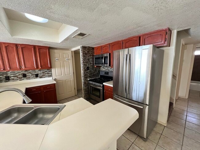 Building Photo - 12116 El Greco Cir